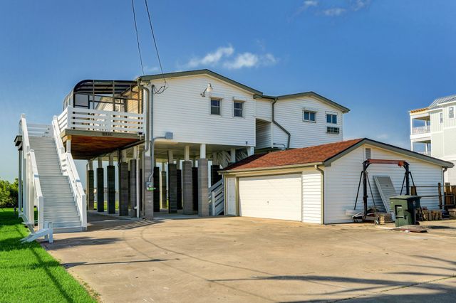 9814 Airways Lane, Galveston, TX 77554