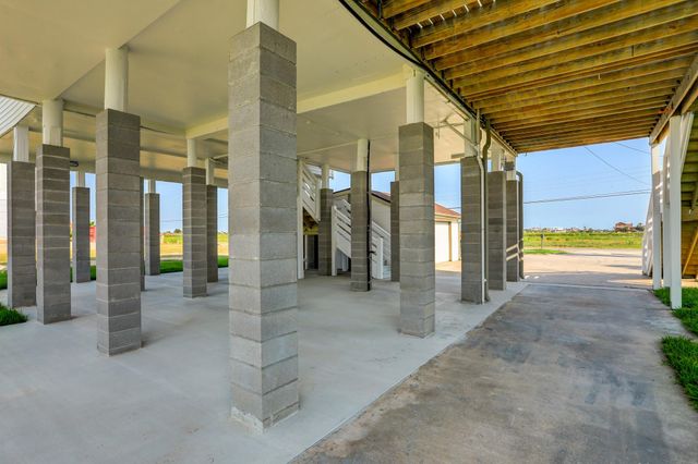 9814 Airways Lane, Galveston, TX 77554