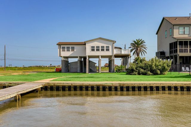 9814 Airways Lane, Galveston, TX 77554