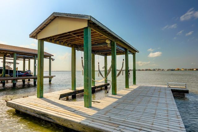 9814 Airways Lane, Galveston, TX 77554