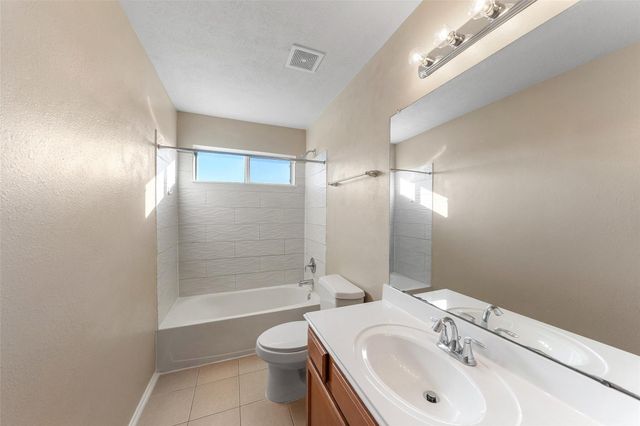 17211 Osprey Landing Drive, Hockley, TX 77447