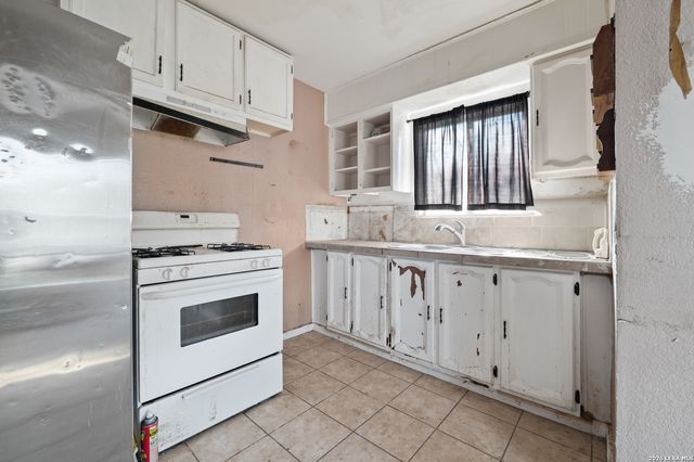 241 SE Archimedes, San Antonio, TX 78223