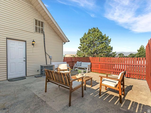 1919 W HOMESTEAD FARMS LN, West Valley City, UT 84119