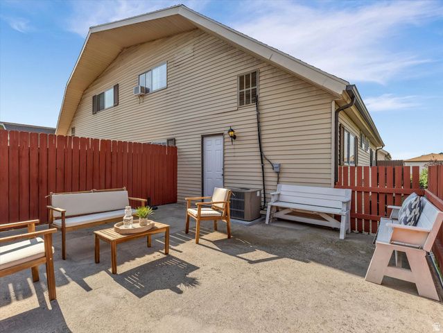 1919 W HOMESTEAD FARMS LN, West Valley City, UT 84119