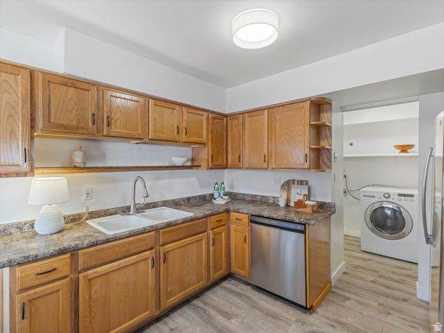 1919 W HOMESTEAD FARMS LN, West Valley City, UT 84119