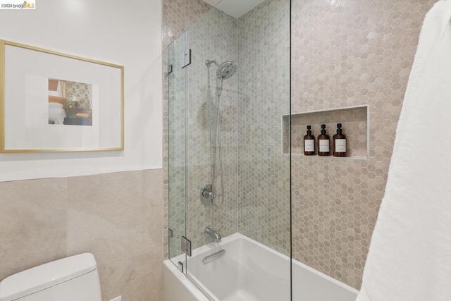 71 Sonia St, Oakland, CA 94618