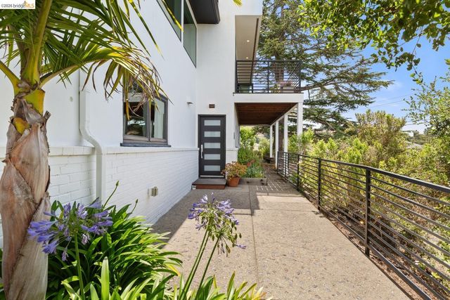 71 Sonia St, Oakland, CA 94618