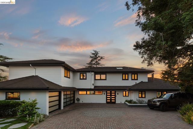 71 Sonia St, Oakland, CA 94618
