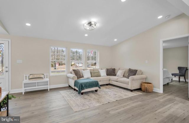 1230 WINSLOW RD, Williamstown, NJ 08094