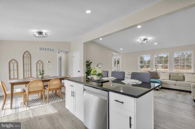 1230 WINSLOW RD, Williamstown, NJ 08094