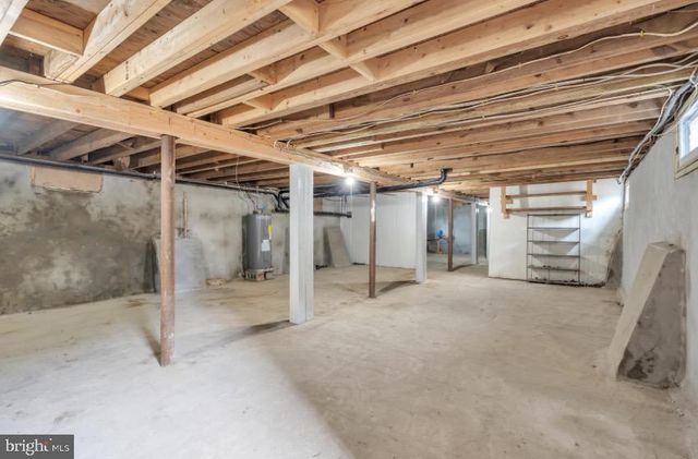 1230 WINSLOW RD, Williamstown, NJ 08094