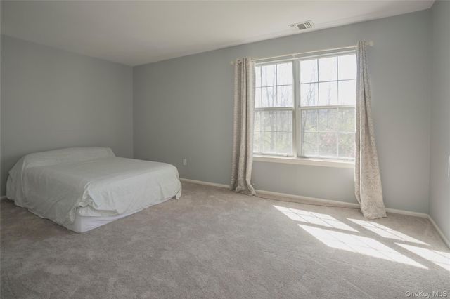 142 Villagegreen Court, Warwick, NY 10990