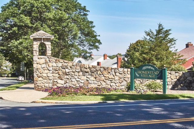 142 Villagegreen Court, Warwick, NY 10990