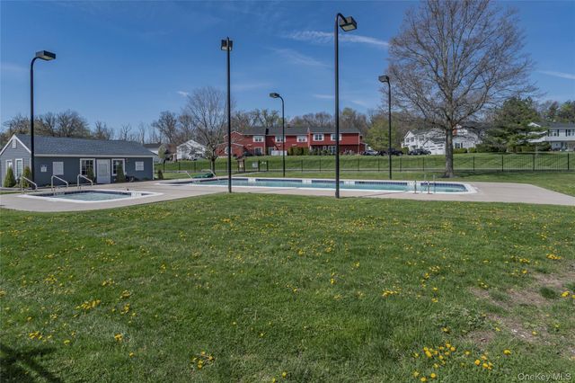 142 Villagegreen Court, Warwick, NY 10990