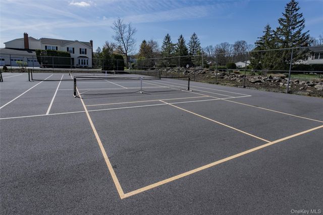 142 Villagegreen Court, Warwick, NY 10990