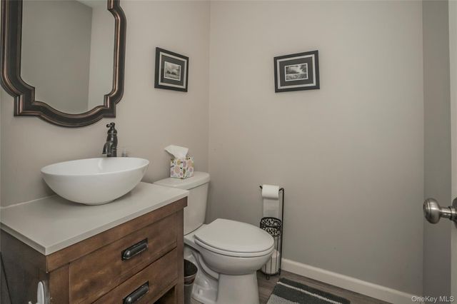 142 Villagegreen Court, Warwick, NY 10990