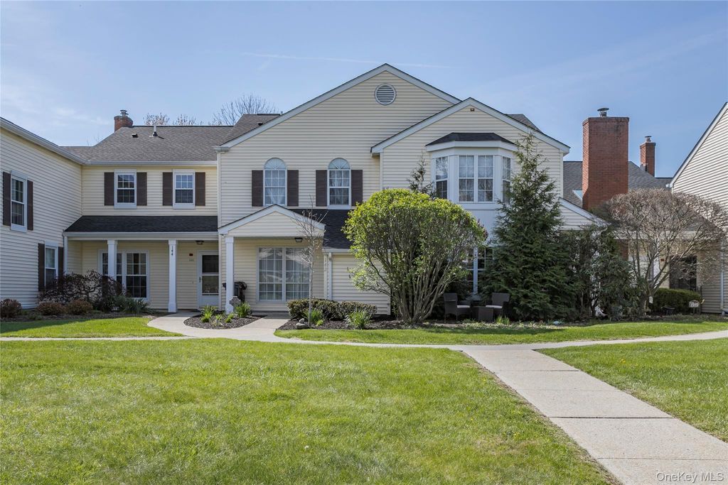 142 Villagegreen Court, Warwick, NY 10990