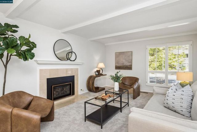 2428 Dapplegray Ln, Walnut Creek, CA 94596