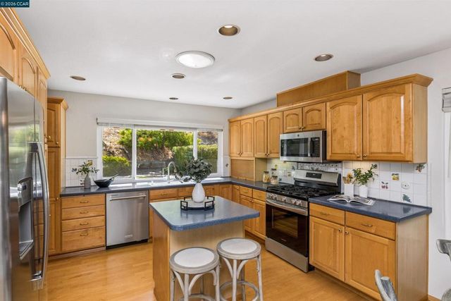 2428 Dapplegray Ln, Walnut Creek, CA 94596