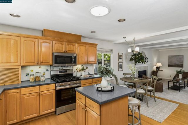 2428 Dapplegray Ln, Walnut Creek, CA 94596