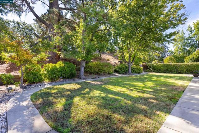2428 Dapplegray Ln, Walnut Creek, CA 94596