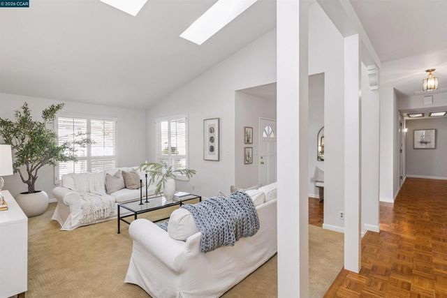 2428 Dapplegray Ln, Walnut Creek, CA 94596