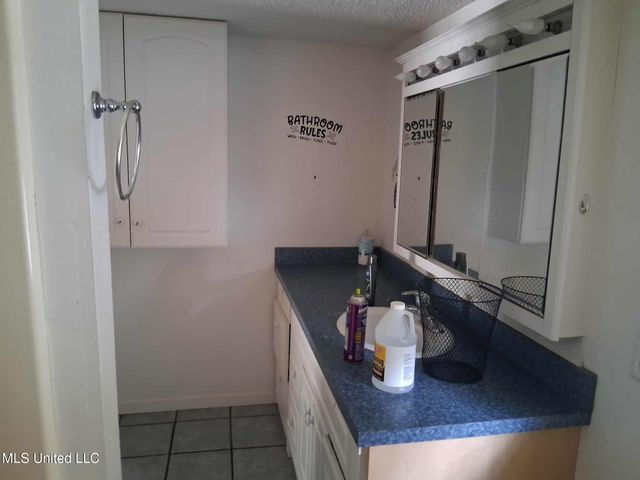 8133 Leake Street, Bay Saint Louis, MS 39520