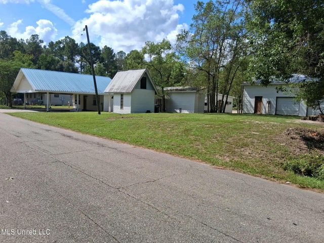 8133 Leake Street, Bay Saint Louis, MS 39520