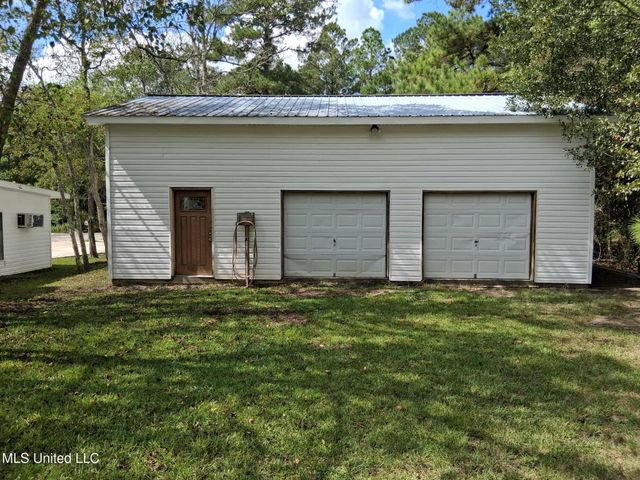 8133 Leake Street, Bay Saint Louis, MS 39520