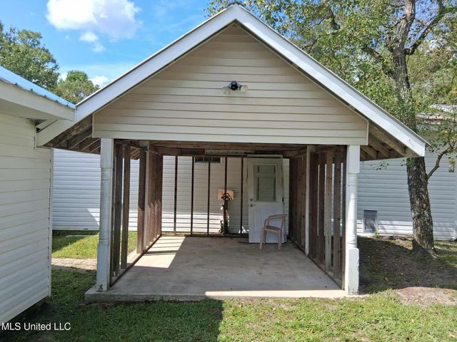 8133 Leake Street, Bay Saint Louis, MS 39520