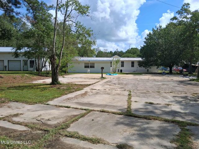 8133 Leake Street, Bay Saint Louis, MS 39520