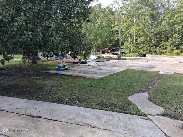 8133 Leake Street, Bay Saint Louis, MS 39520