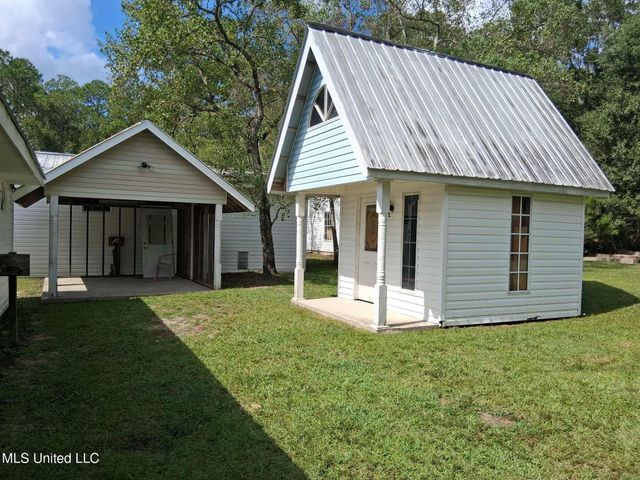 8133 Leake Street, Bay Saint Louis, MS 39520