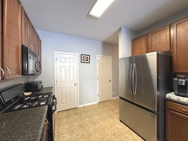 10037 Cummings Street 503, Huntley, IL 60142