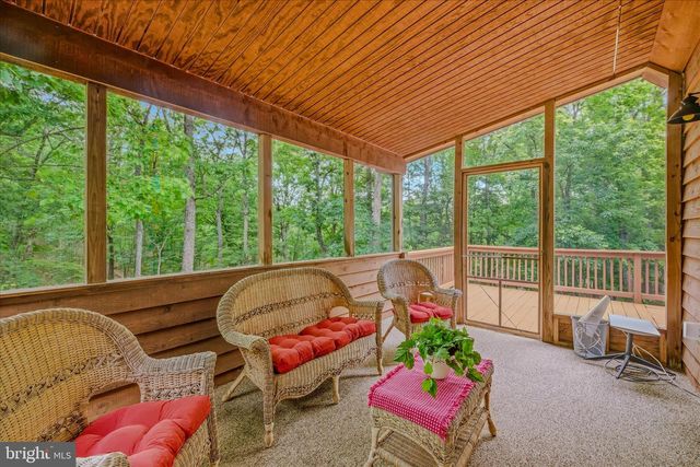 956 SIDELING MOUNTAIN TRL, Great Cacapon, WV 25422