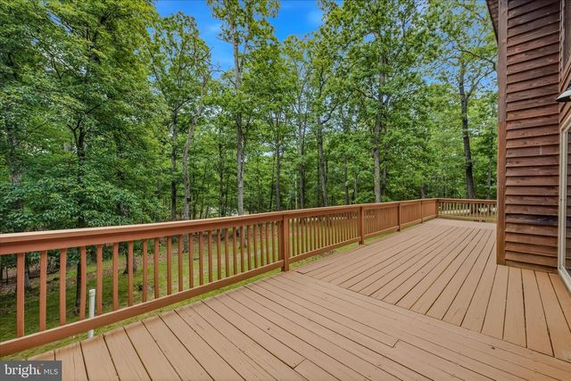 956 SIDELING MOUNTAIN TRL, Great Cacapon, WV 25422