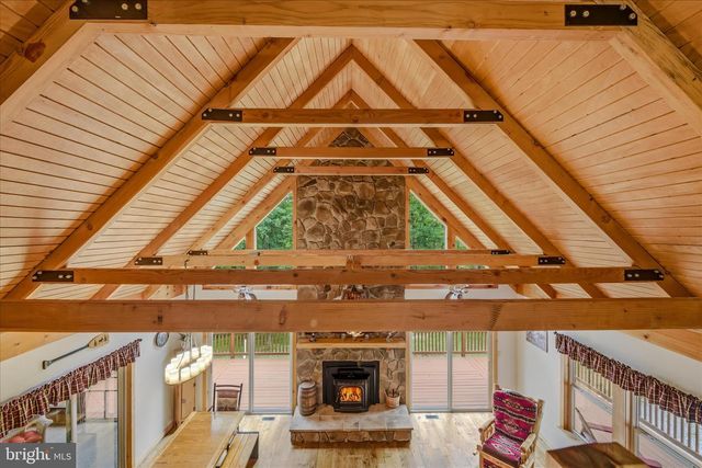 956 SIDELING MOUNTAIN TRL, Great Cacapon, WV 25422