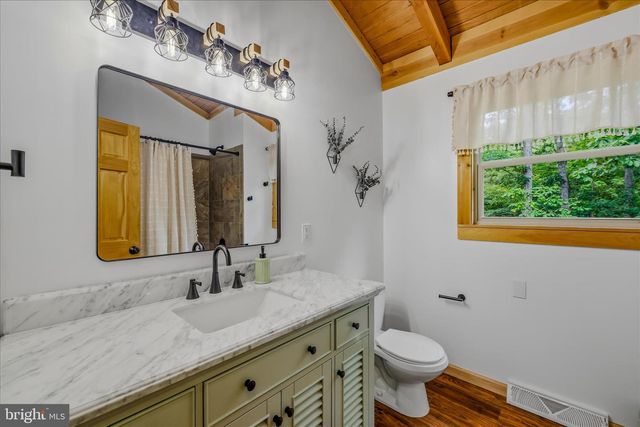 956 SIDELING MOUNTAIN TRL, Great Cacapon, WV 25422