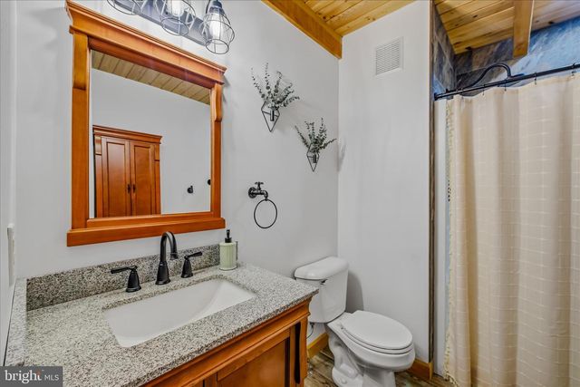956 SIDELING MOUNTAIN TRL, Great Cacapon, WV 25422