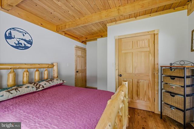 956 SIDELING MOUNTAIN TRL, Great Cacapon, WV 25422