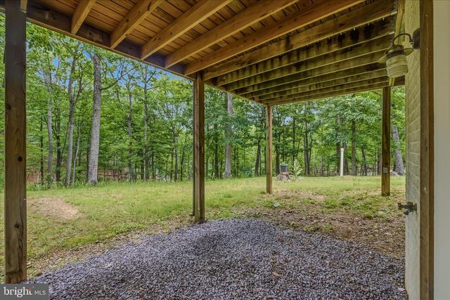 956 SIDELING MOUNTAIN TRL, Great Cacapon, WV 25422