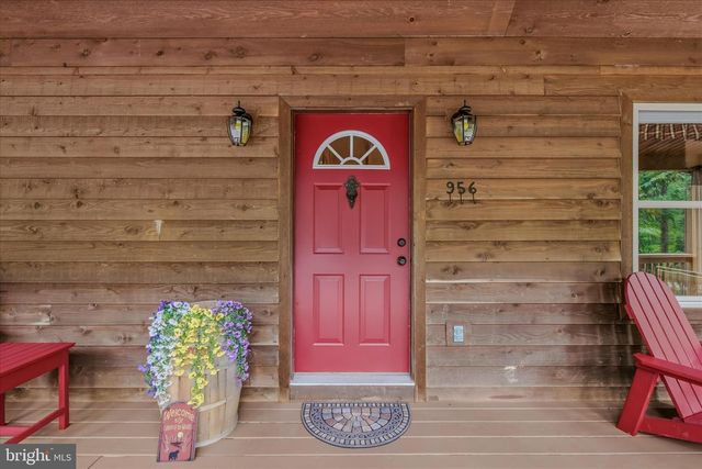 956 SIDELING MOUNTAIN TRL, Great Cacapon, WV 25422
