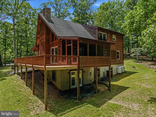 956 SIDELING MOUNTAIN TRL, Great Cacapon, WV 25422