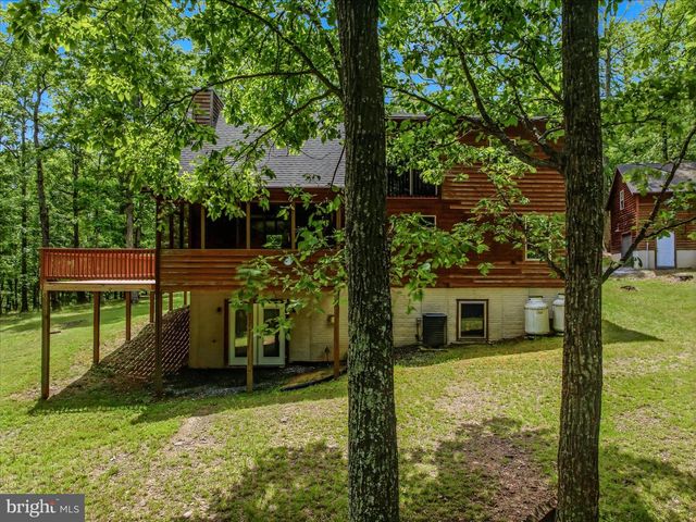 956 SIDELING MOUNTAIN TRL, Great Cacapon, WV 25422