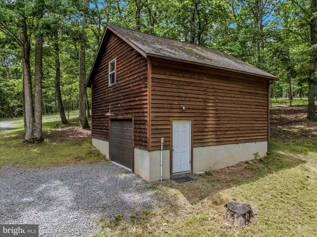 956 SIDELING MOUNTAIN TRL, Great Cacapon, WV 25422