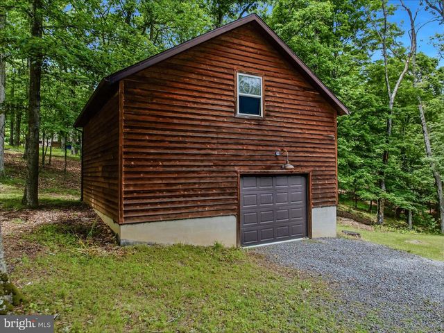 956 SIDELING MOUNTAIN TRL, Great Cacapon, WV 25422