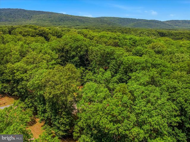 956 SIDELING MOUNTAIN TRL, Great Cacapon, WV 25422
