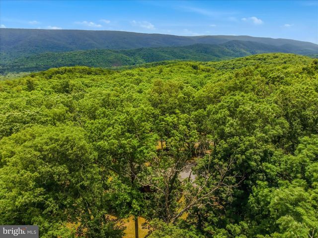 956 SIDELING MOUNTAIN TRL, Great Cacapon, WV 25422