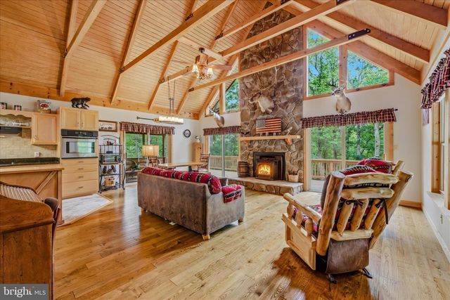 956 SIDELING MOUNTAIN TRL, Great Cacapon, WV 25422