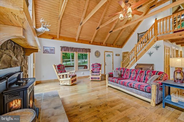 956 SIDELING MOUNTAIN TRL, Great Cacapon, WV 25422